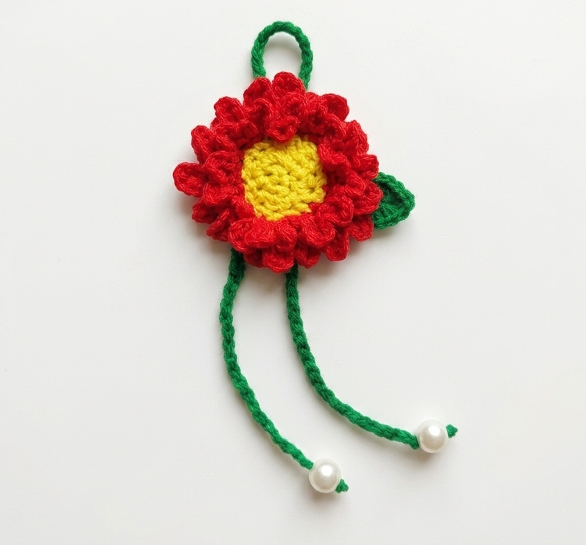 Handmade Crochet Red Flower Adjustable Hair Band β Pearl Drops ke Saath